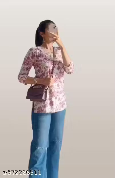 Women Pink Floral Printed Cotton Kurti