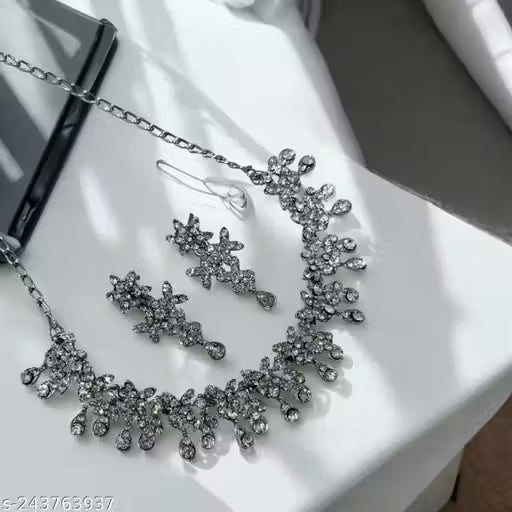 Silver Plated Necklace Set With White American Diamond